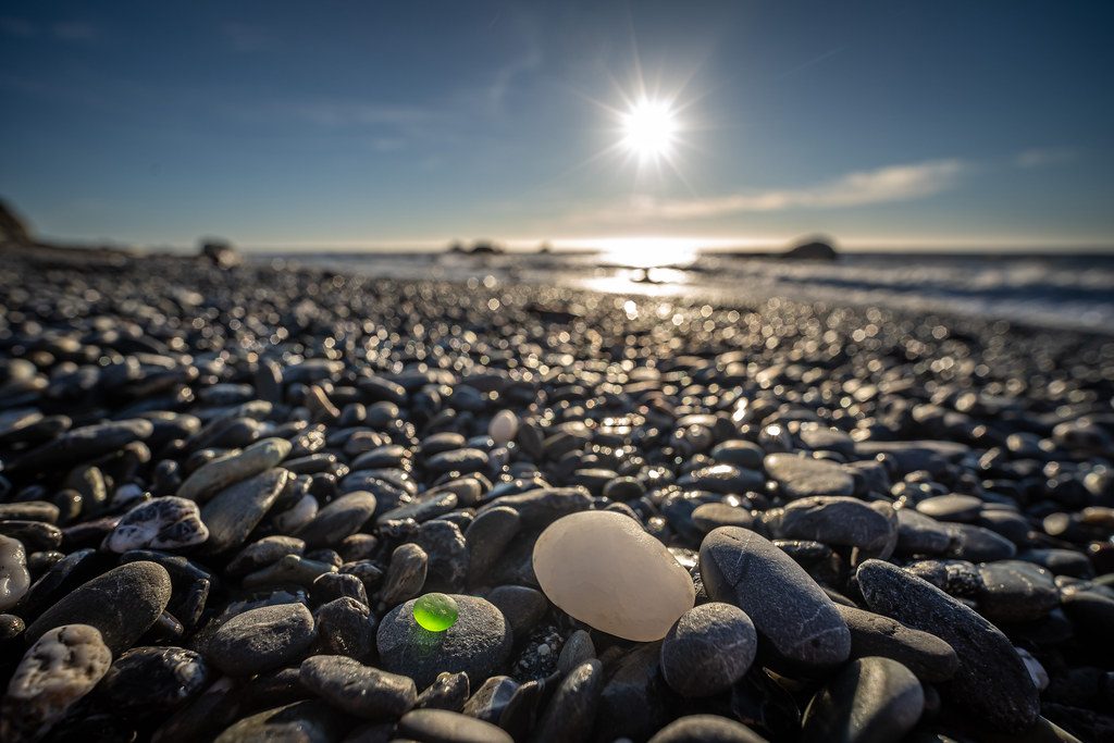 Reading a creek or beach: where the good stones hide